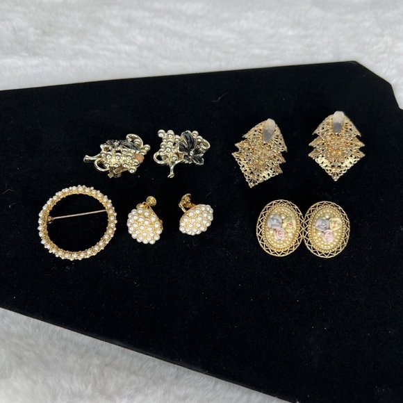 Sarah Coventry Jewelry - Vntg Clip On Earrings 4 Pair 1 Brooch Gold Silver Tone Dauplaise Sarah Coventry